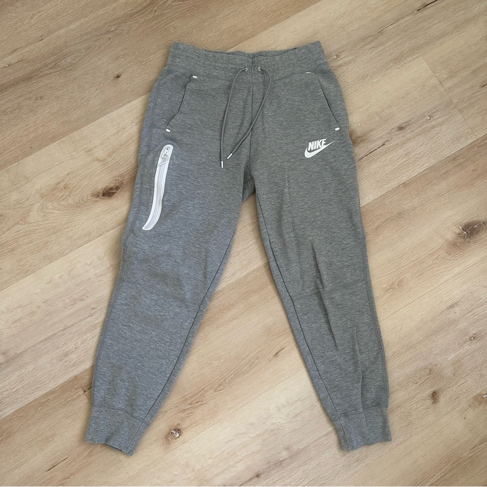 Nike Women’s Gray Jogger Pants